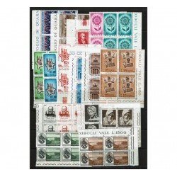 1964 Repubblica Annata completa in Quartine angolo MNH/**